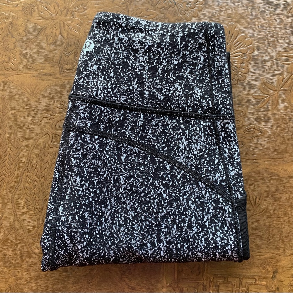Lululemon Fit Physique Crop Luon leggings size 6 - Picture 6 of 7